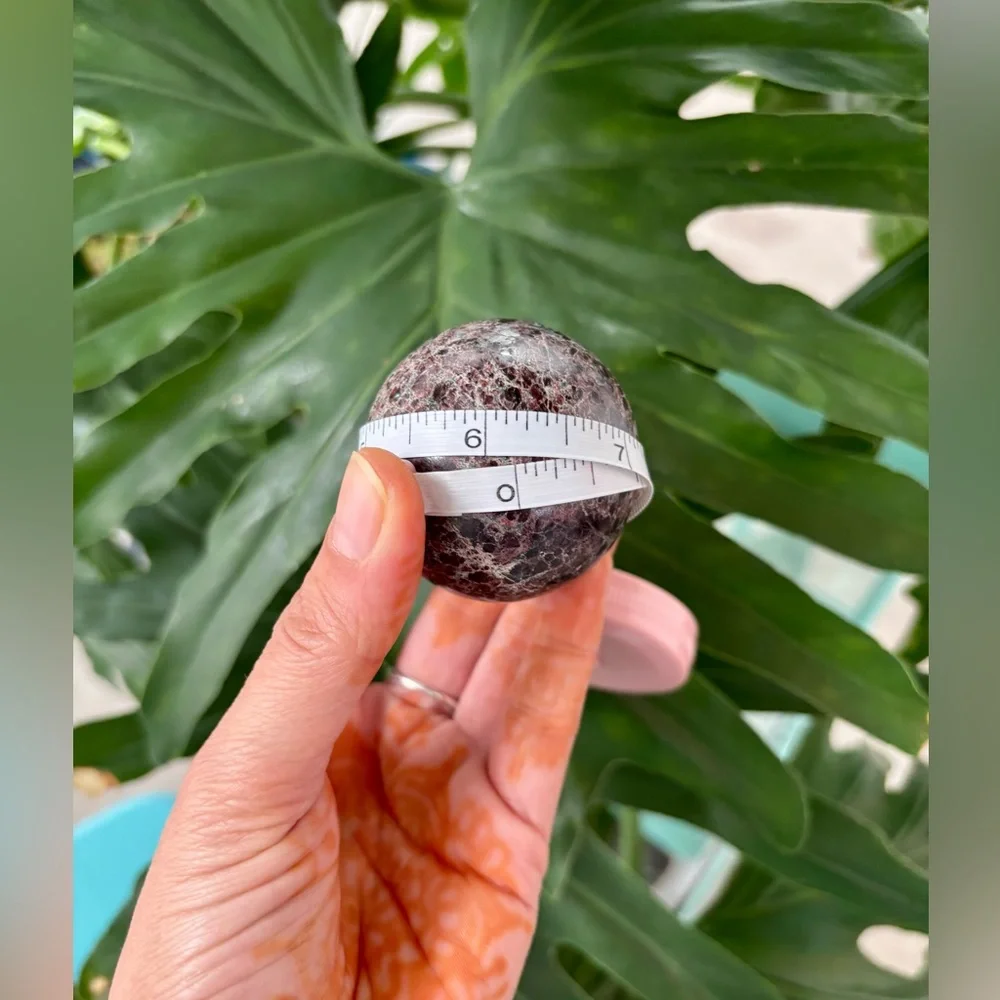 Garnet sphere